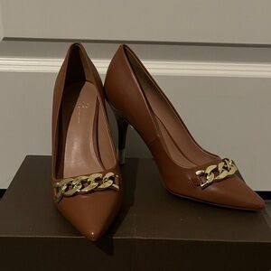 Linea Paolo Brown Heels with Gold Chain size 8